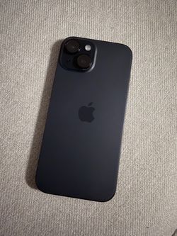 Apple iPhone 15 in Black  128GB
