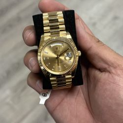 2025 Rolex Day Date President 228238 40mm Factory Baguette Diamond Dial 18k Gold