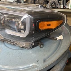 Toyota Tacoma Aftermarket Headlight