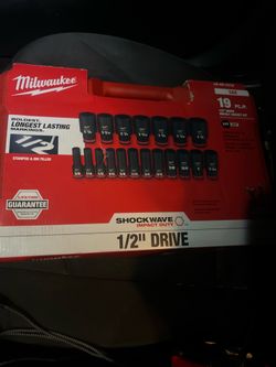 Milwaukee 19 Piece 1/2 Impact Socket Kit