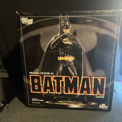 DC direct Michael Kolton as Batman statue edition