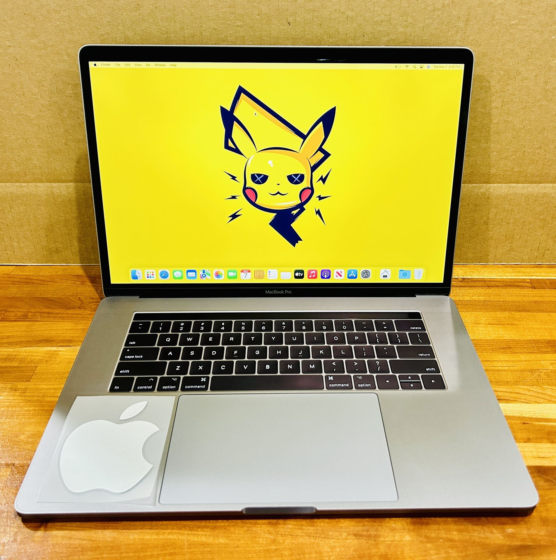 MACBOOK PRO 15” 2017 TouchBar i7 16GB RAM 500GB SSD Fully Functional