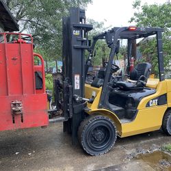 Forklift Catepillar 6000 Lbs 