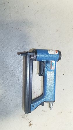 UPOLSTRY STAPLE GUN