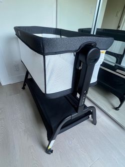 Babybond rocking bassinet