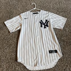 Men’s New York Yankees Jersey. Small
