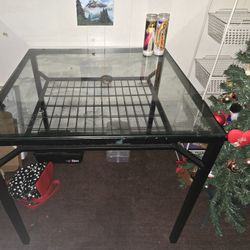 FREE Table Need Gone by TOMORROW