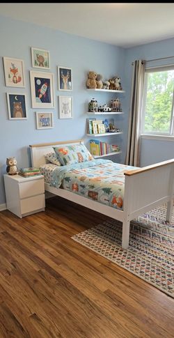 Kids twin size bed set!