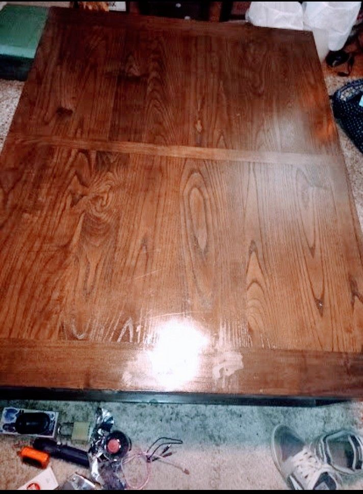 Upscale Large Center Table (Coffee Table)