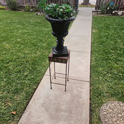 Iron Stand Plus Beatiful Vase Include Flower Inside 200 