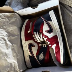 Air Jordan 1 Mid (GS)