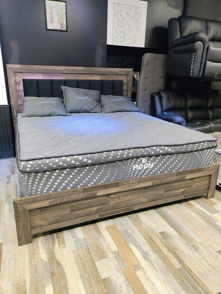 🔥 SPECIAL 💥 Queen Pillow Top
& Box Spring - Available Delivery 🚚 Today 