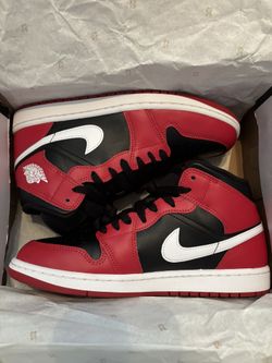 AIR JORDAN 1 MID Sz 8.5