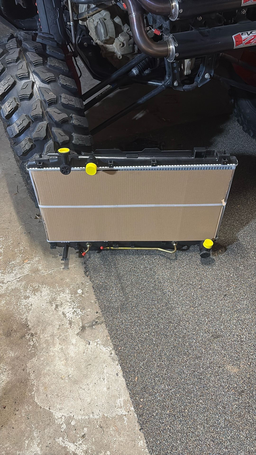 Toyota rav4 2004-2005 radiator