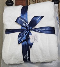 NEW! Tommy Bahama Flannel Blanket (DeZavala/Lockhill Selma 78230)