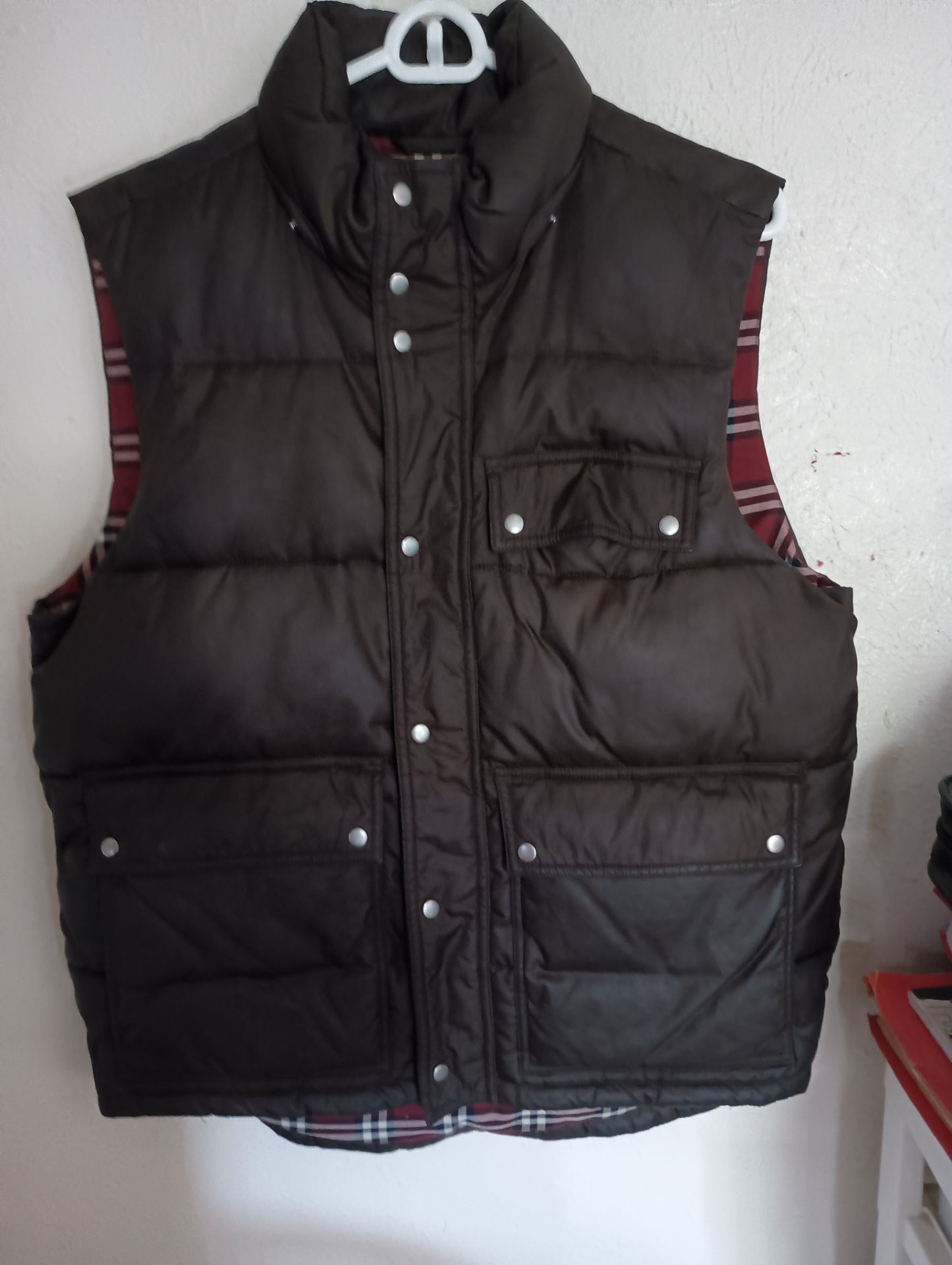 Gap Sleeveless Puffer Jacket. $10