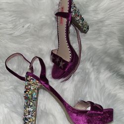 Women's Betsey Johnson Kenna magenta velvet platform heels size 8.5