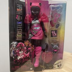 Monster High Catty Noir Doll New 