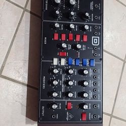 Behringer Model D