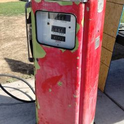 Antique Porcelain Tokhiem Gas Pump 