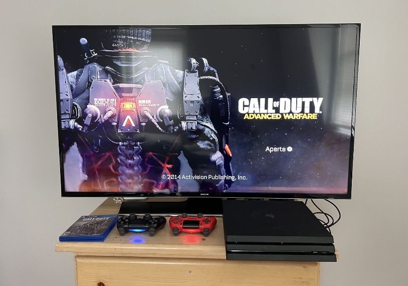 PS4 Pro And Extra Remote Game Include