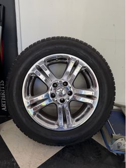 Original Mercedes-Benz chrome wheel with Falken tire (225/65R17 102H M+S).