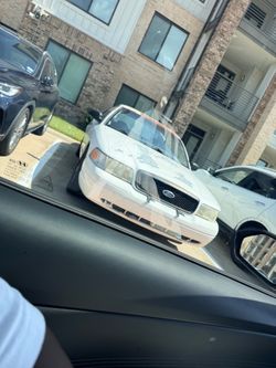 Selling this 2003 Crown Vic 88000 miles need a tune up a light car runs