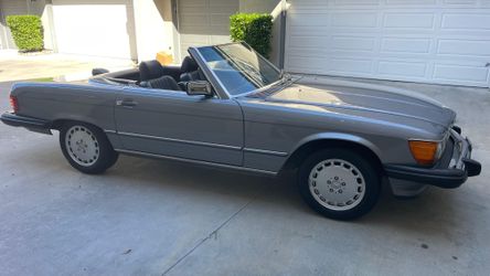 1987 Mercedes-Benz 560 Series