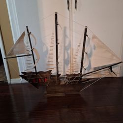 Large Wooden Sailing Ship Model – 42” Long – Detailed Rigging – Pickup Only
Large decorative wooden sailing ship model with detailed rigging and clas