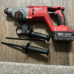 Milwaukee Rotary Hammer 1” (25 mm) SDS Plus D-Handle