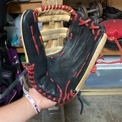Outfielder Glove For Sale