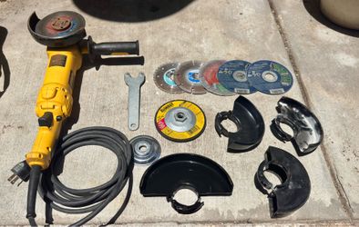 DeWalt D28116 4-1/2" / 5" Angle Grinder – Runs Perfect – Includes 5 Guards & 6 Discs