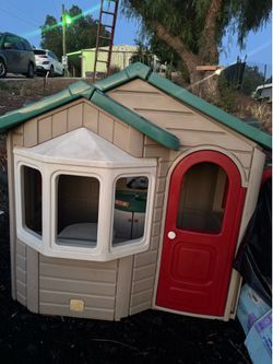 Kids Play-set: playhouse, basketball hoop, picnic table, slide