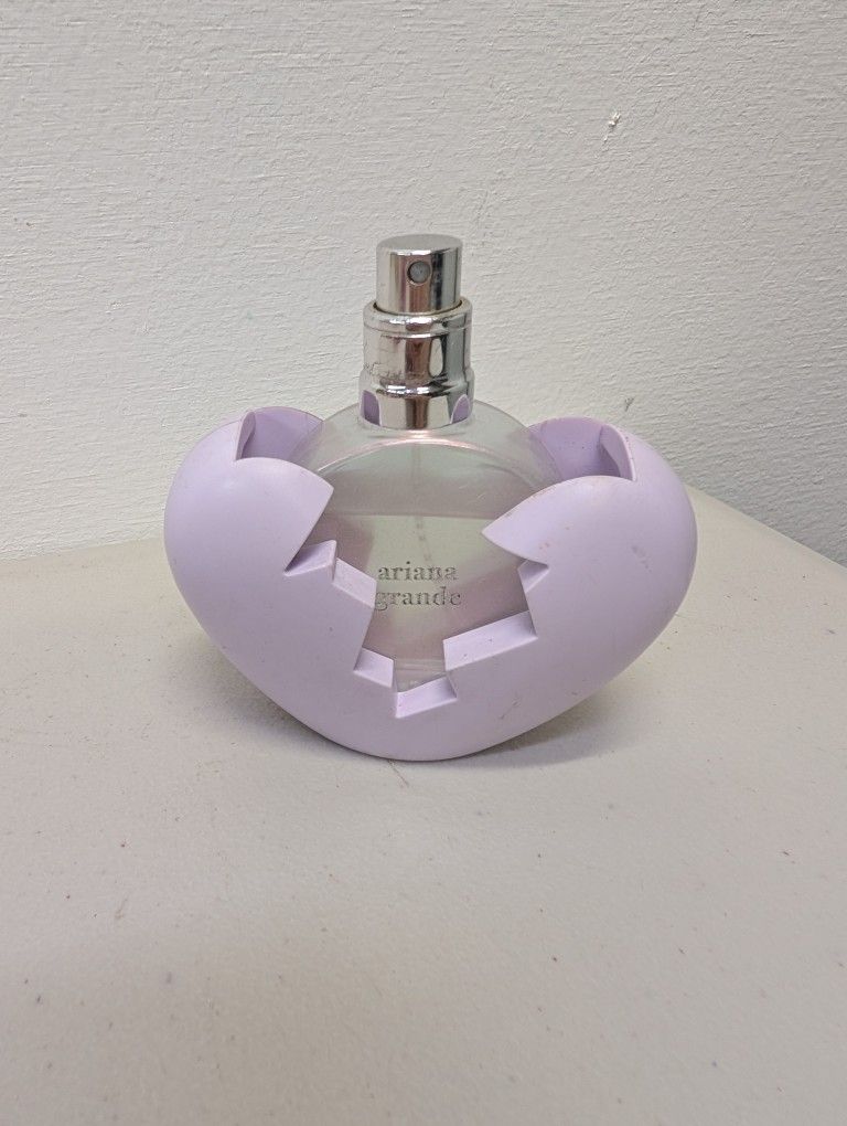Ariana Grande Perfume
