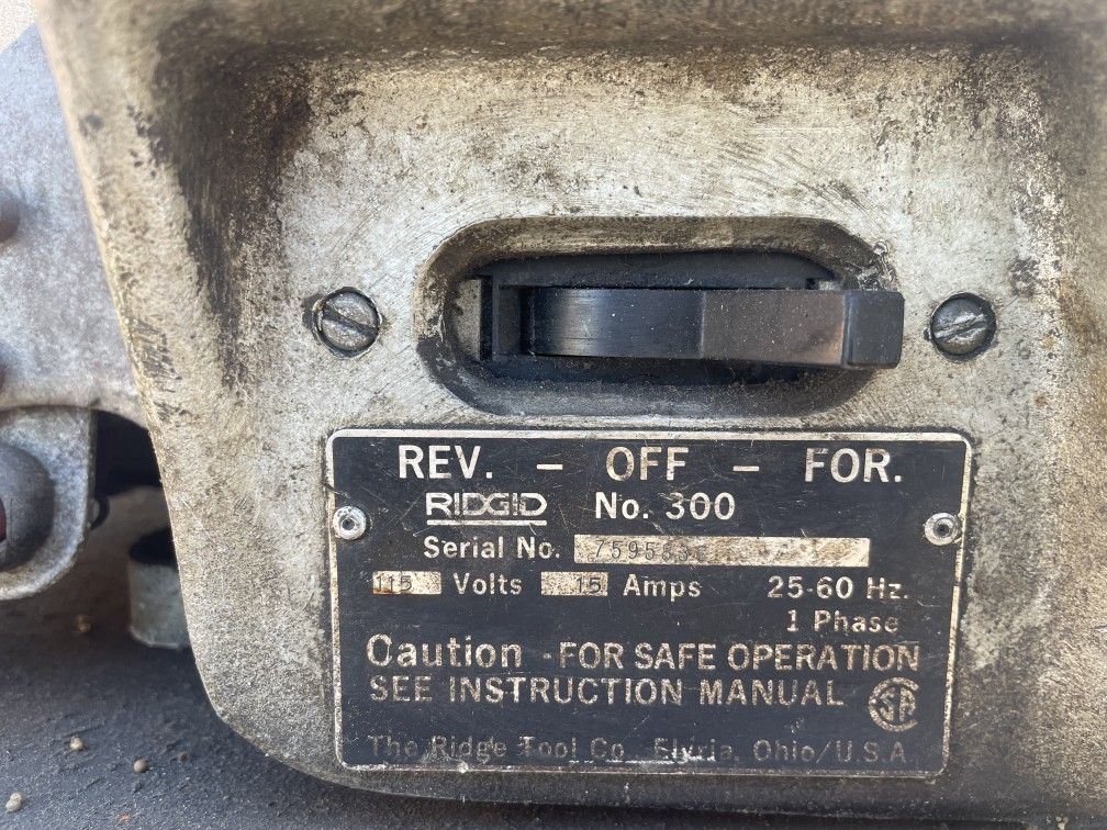 Ridge 300.
Pipe threader