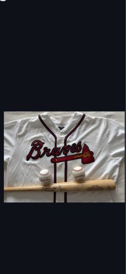 Greg Maddux Signed Memorabilia Collection