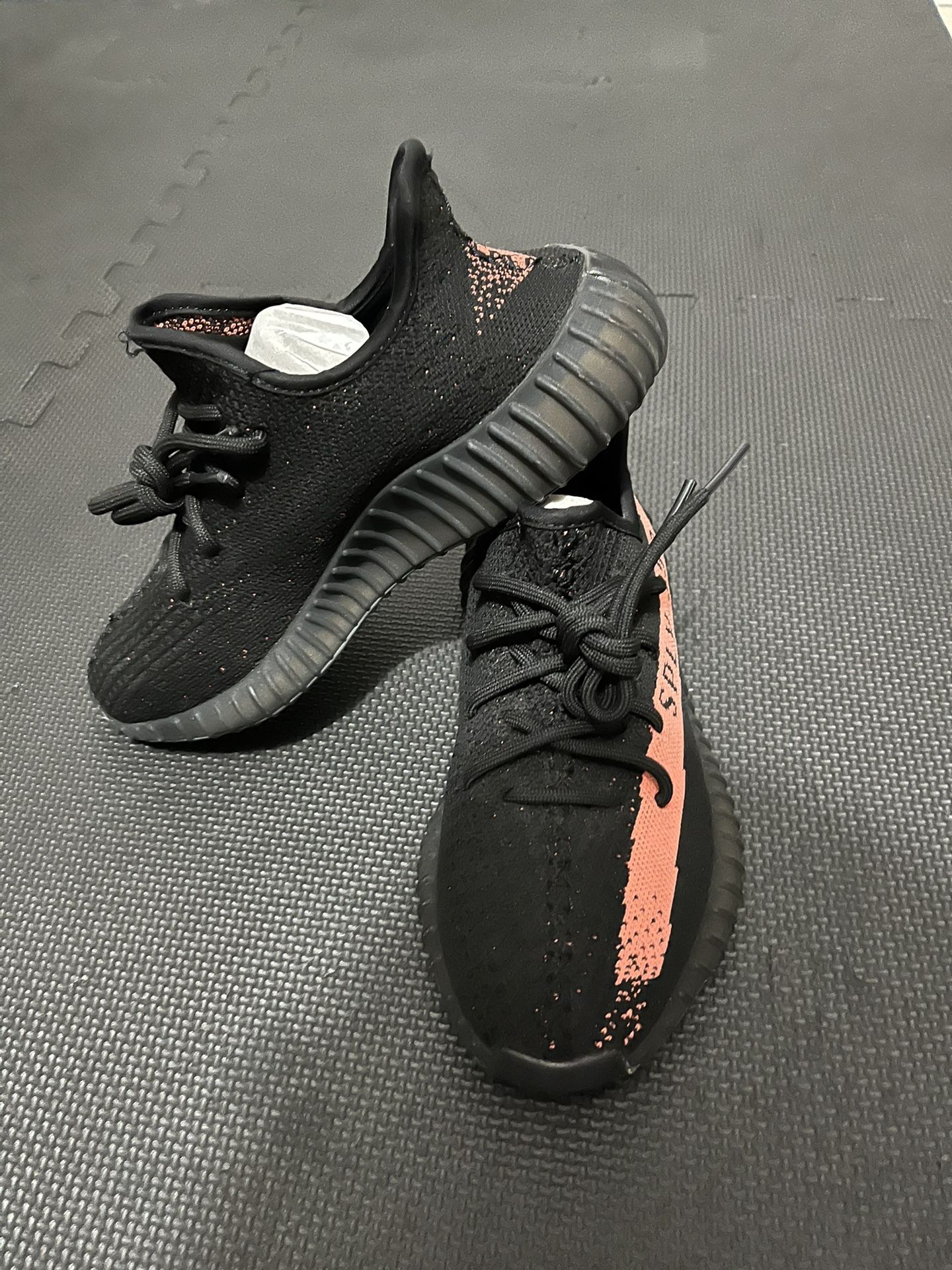 Yeezy women size 7 in excellent condition $150