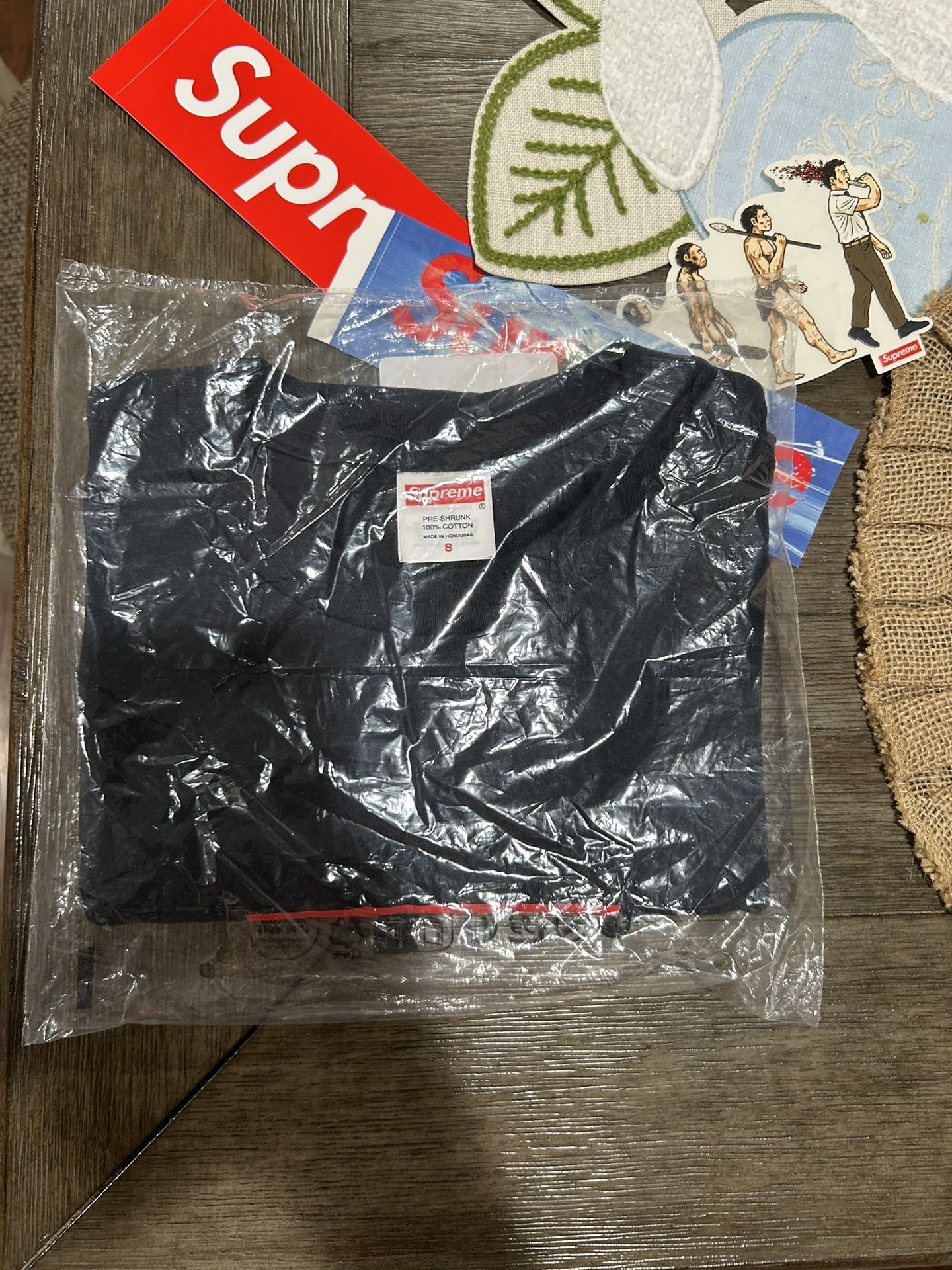 supreme arabic tee (navy)