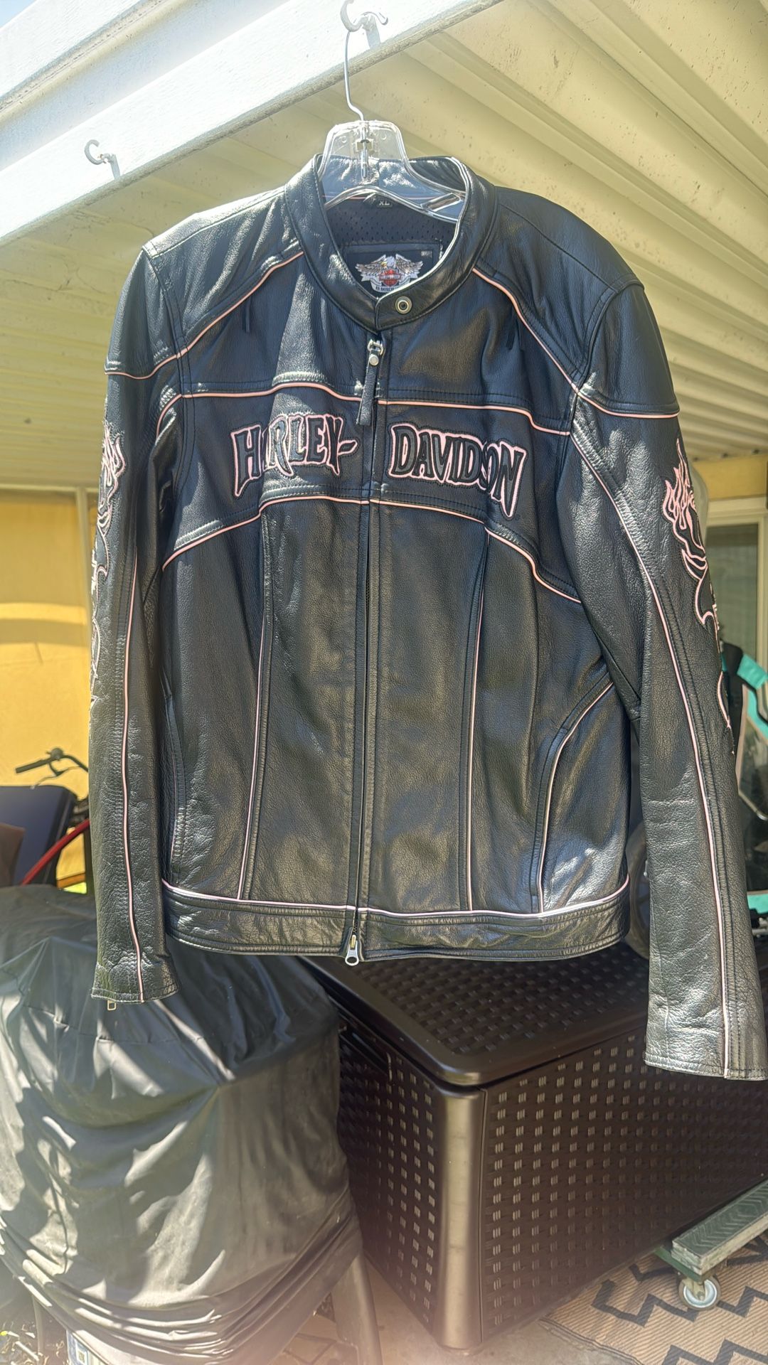 Ladies, Harley Davidson Leather Jacket XL Mint Condition $200