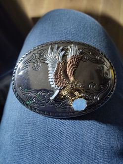 Belt buckle Eagle clutching a opal