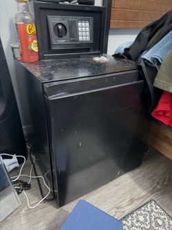 Mini fridge