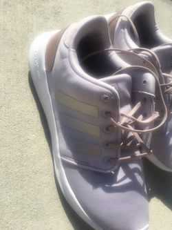 ADIDAS ROSE GOLD SIZE 7