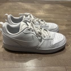 Nike Sneakers Youth Size 7 Great Conditions 