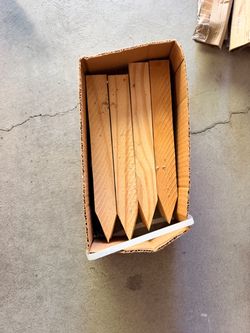 Wood ground stake set of 12