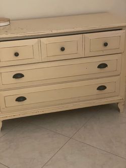 Dresser