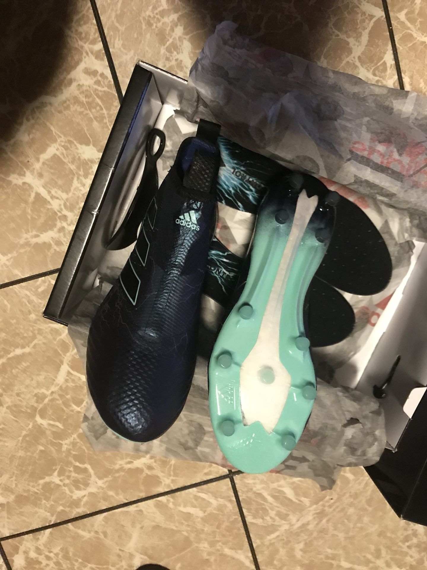 Soccer Shoes Size 9