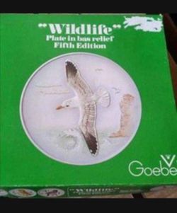 Goebel Wildlife Bas Relief Plate Fifth Edition