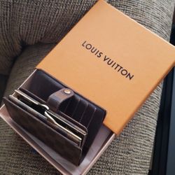 Unisex Louis Vuitton Wallet 