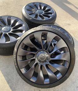 Tesla uberturbine 5x114  21 inch wheels with tires and valve