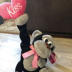 Singing n Moving “Kiss Monkey”